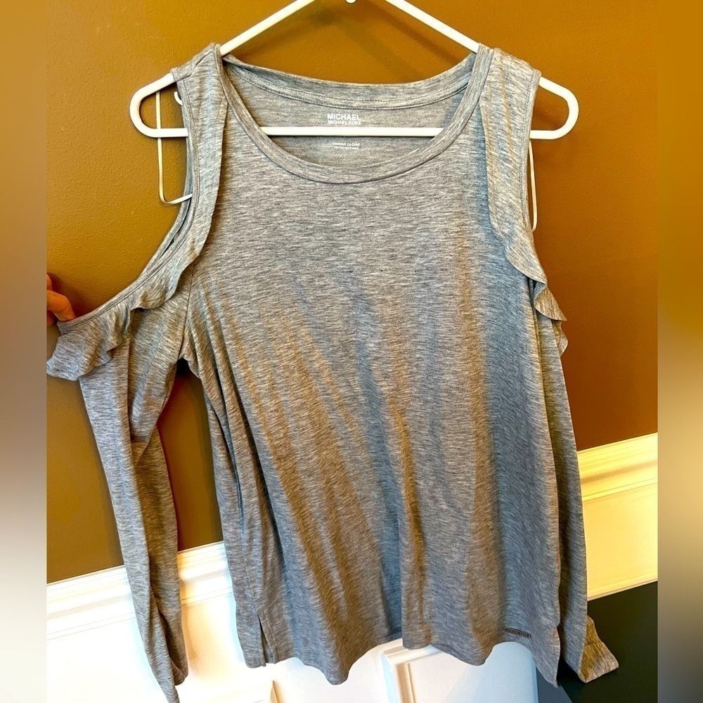 MICHAEL Michael Kors Women’s Grey Cold Shoulder Ruffle Top Size Large